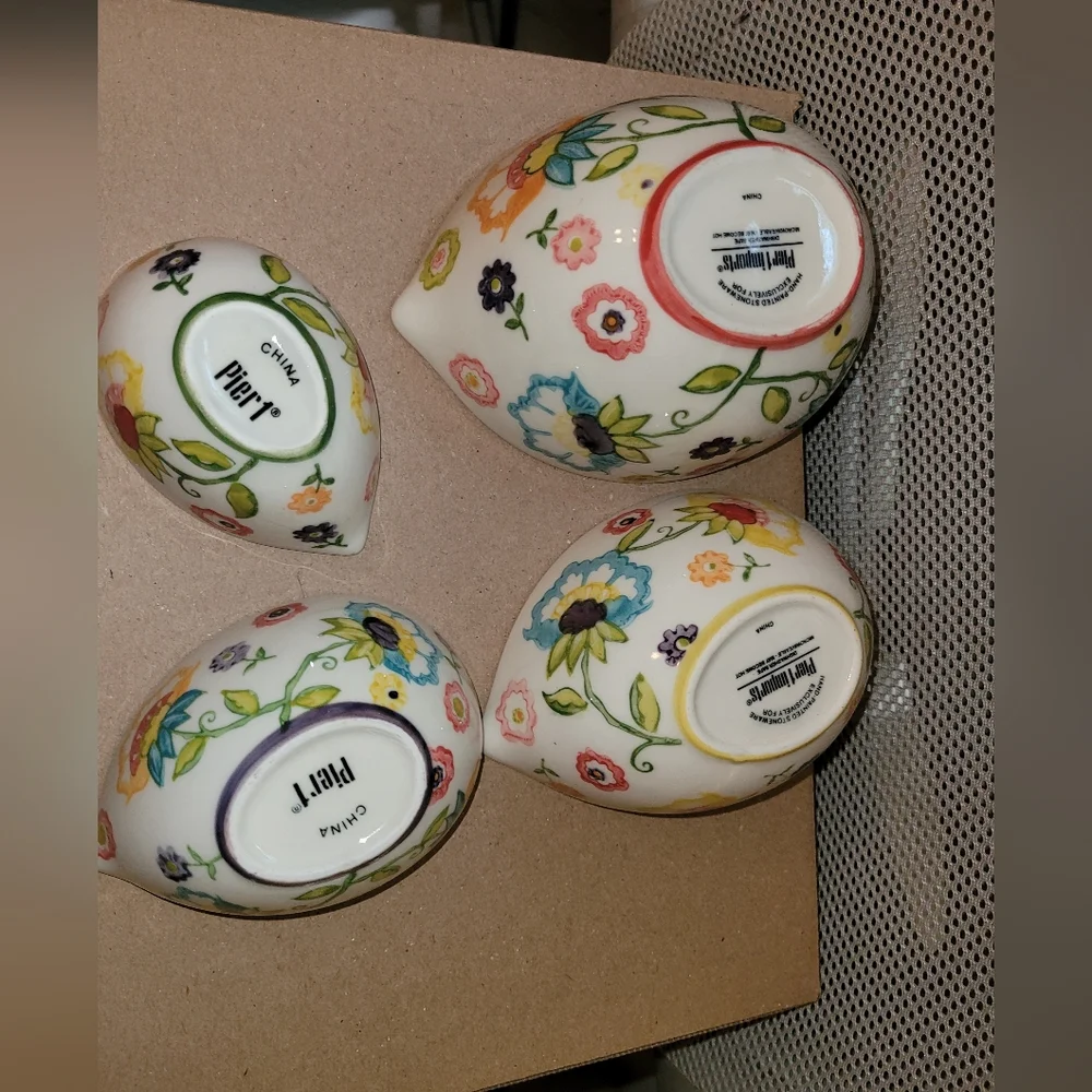 Pier 1 Oval flower measuring cups